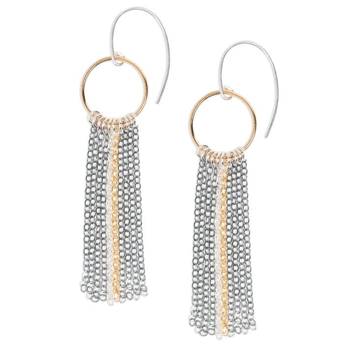 Sonia øreringe med kvaster i blandet metal og cirkler for engroshandel hos Kate Winternitz Jewelry