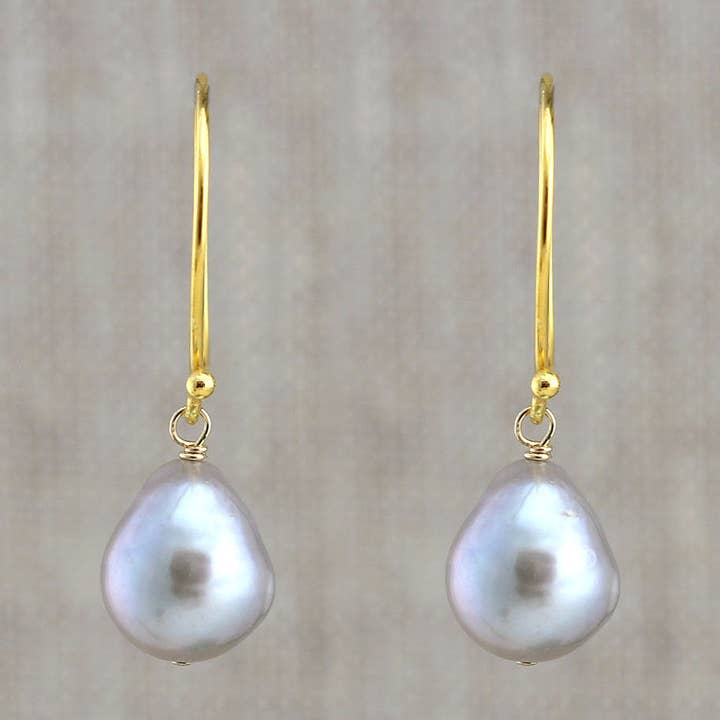 E-3545 Small Grey Edison Pearl Gold Earring for wholesale by Alicia Van Fleteren Jewelry Design