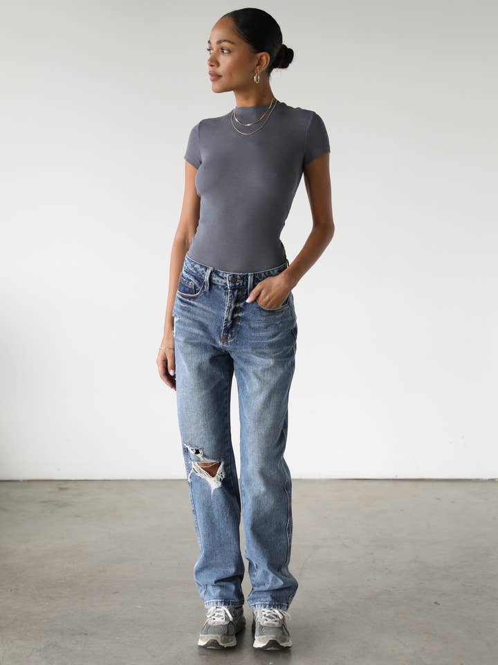 Vaqueros de mezclilla de talle alto y pierna recta - 7137 para venta al por mayor de DOGMA