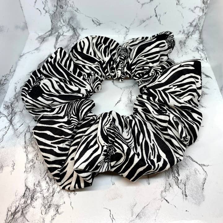 Scrunch met zebraprint voor wholesale door Enchanted Scrunch