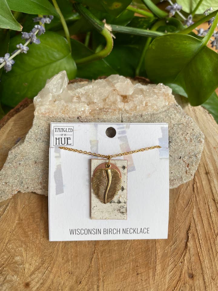 Håndlavede Birch Bark Halskæder for engroshandel hos Tangled Up In Hue