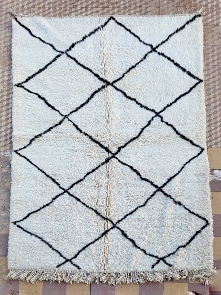 Beni Ouarain Teppich — SNOWLINE ca. 250 x 150 cm für den Großhandel von SOUK in the CITY