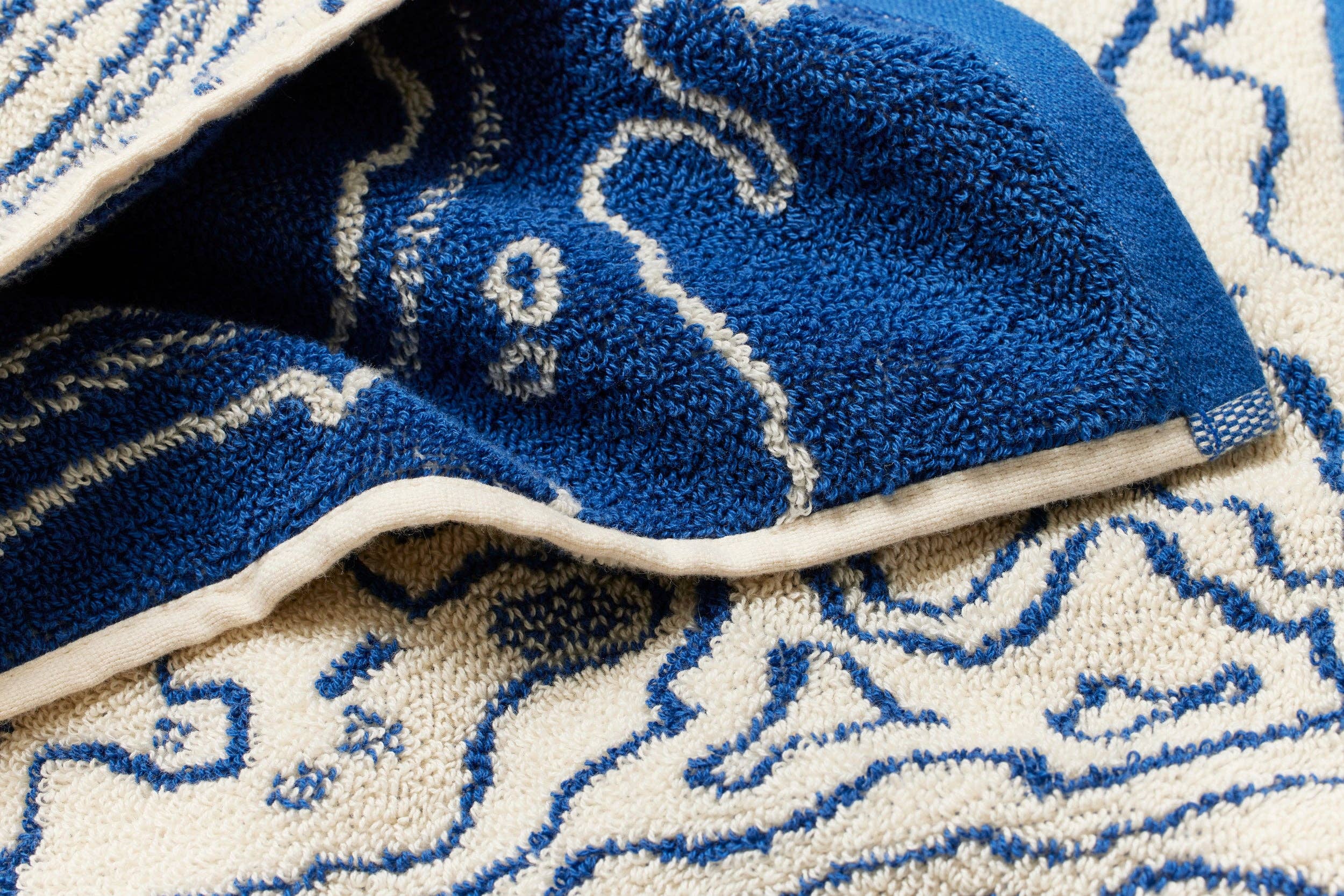 North Drinkware - Wholesale Bath Towel - The Lake Tahoe Towel4