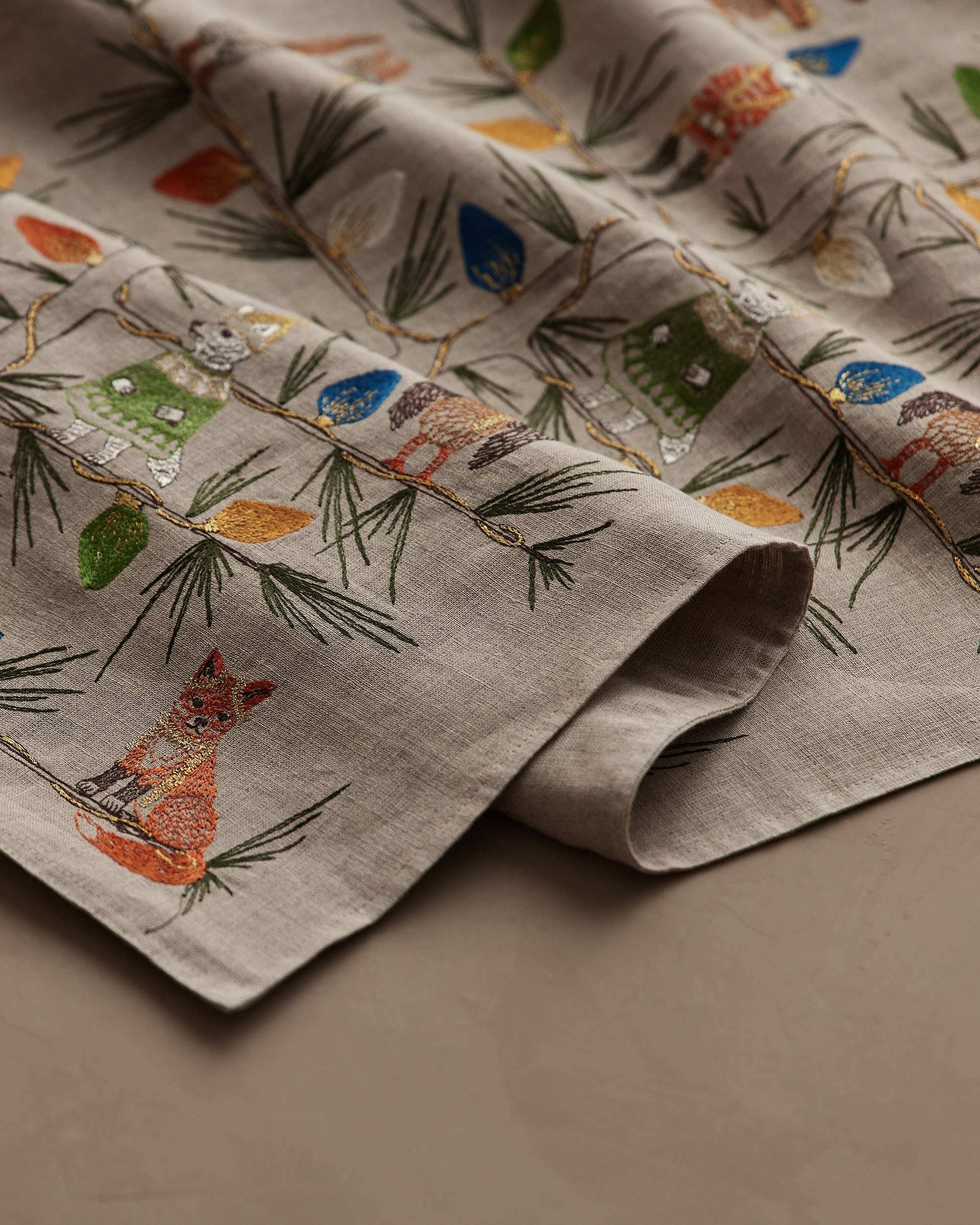 Coral & Tusk - Vente Chemins de table - Chemin de table pour coupe-sapin de Noël2