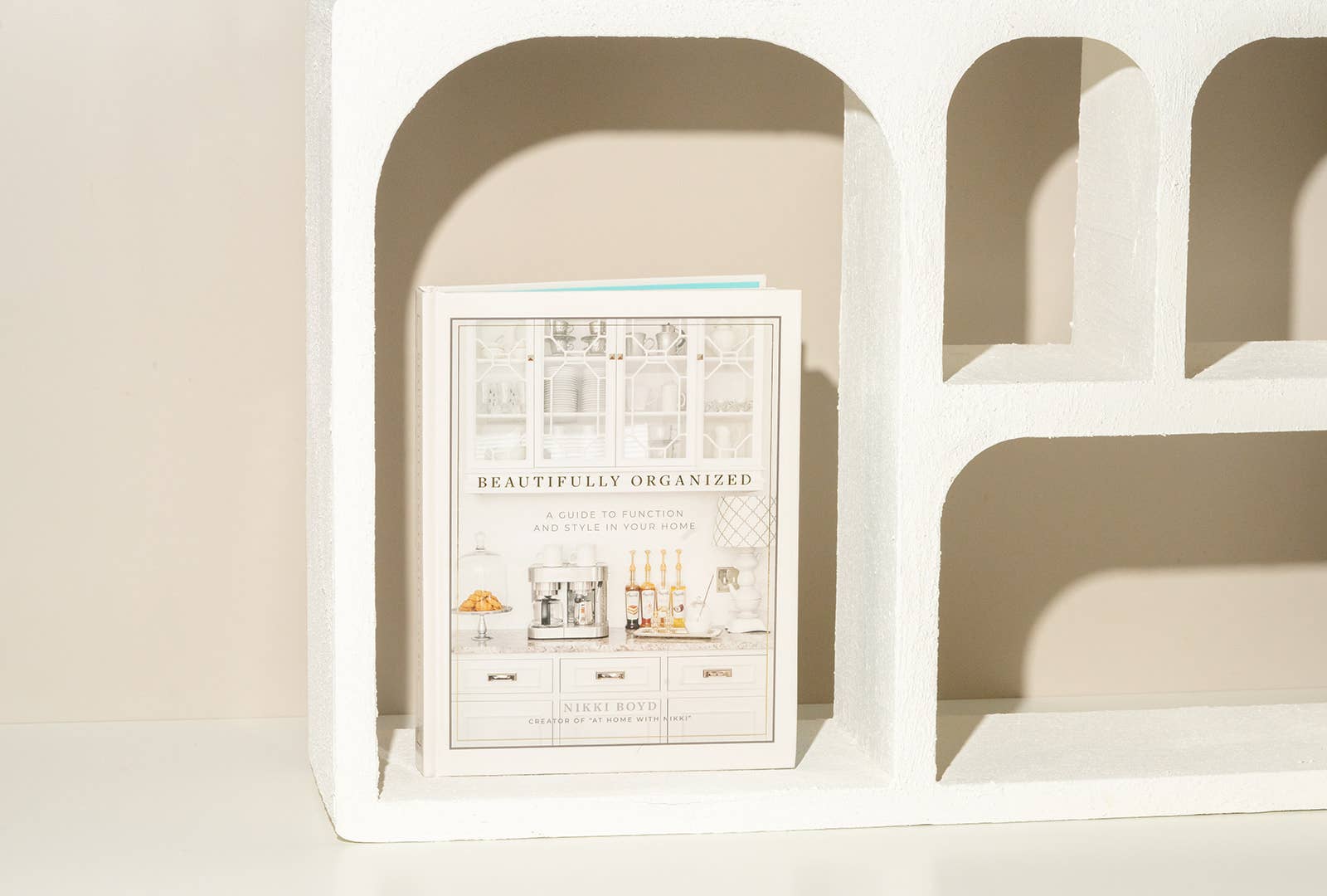 Paige Tate & Co. – wholesale Home & garden book – Beautifully Organized (White Coffee Table Books)12