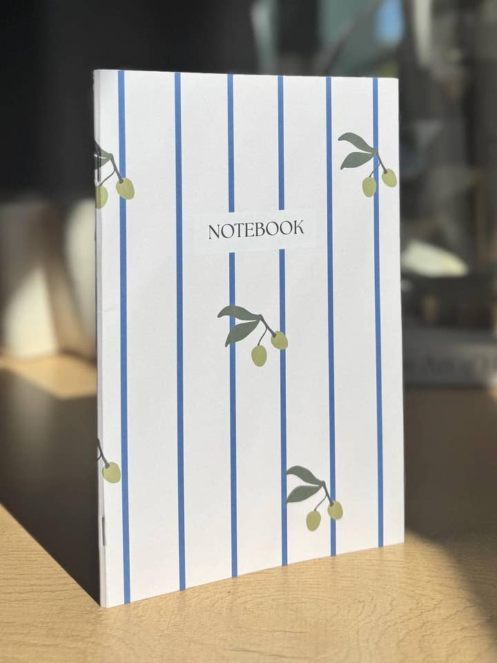 Caderno A5 Linhas Estética Oliva por atacado de By Us With Love