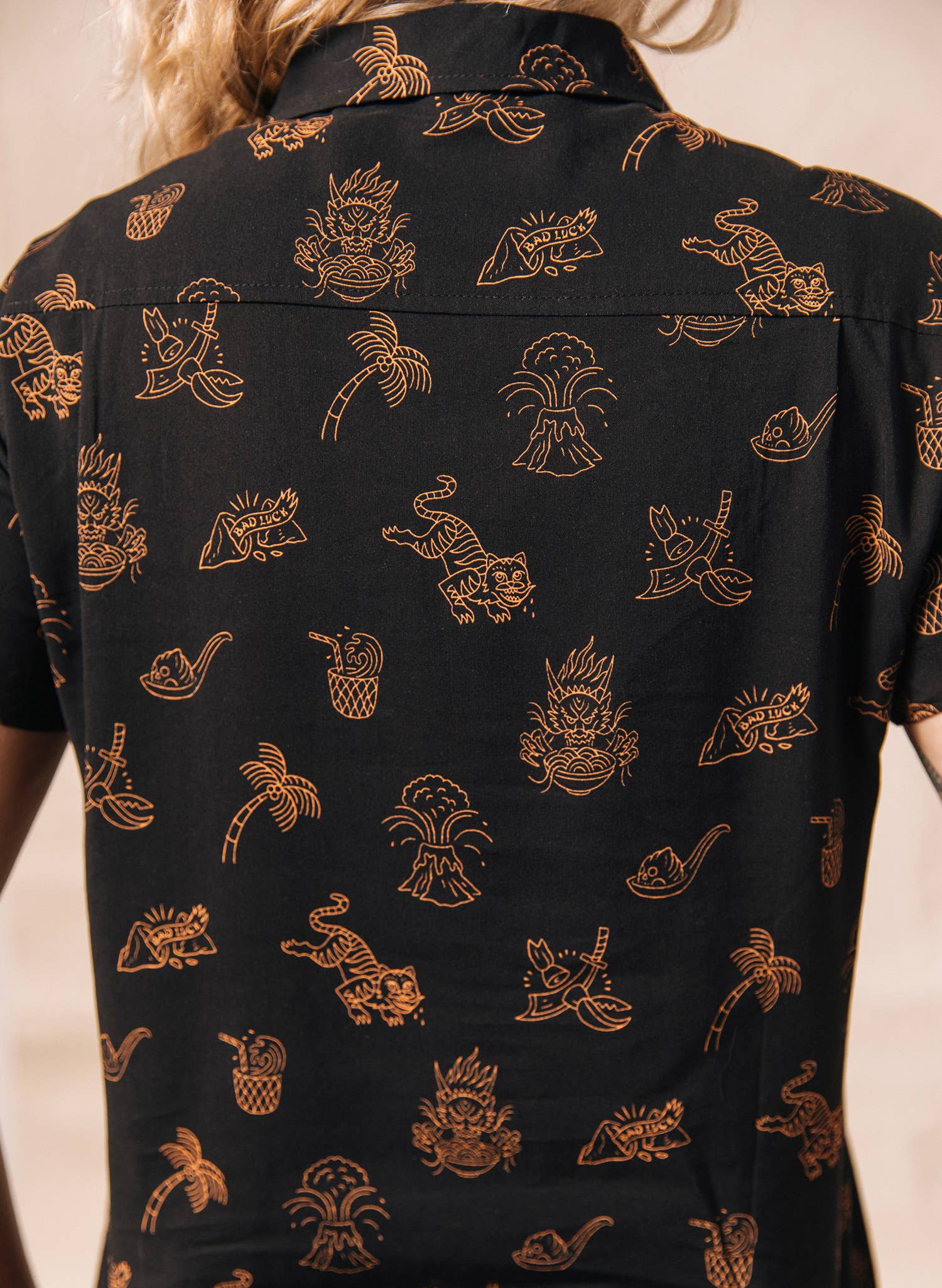 Pyknic – Engroshandel Skjorte med buttondown – unisex – Spicy Noods afslappet skjorte med knapper til mænd og kvinder7