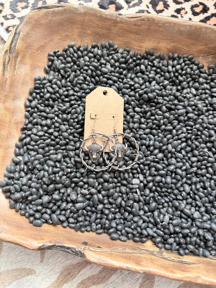 Buffalo Prikkeldraad Hoepeloorbellen voor wholesale door Delanie Nicole