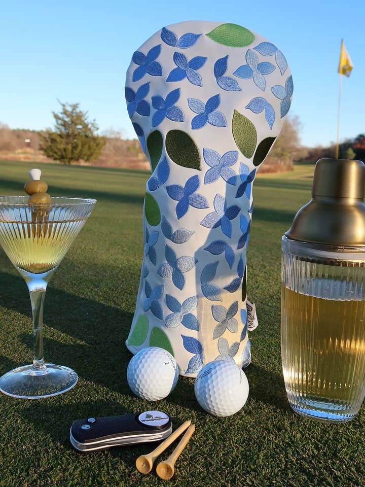 Housse de conducteur Hydrangea Drive pour la vente par The Partini Club