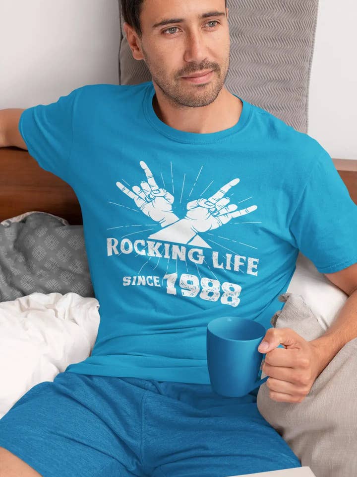 Rocking Life Since 1988 T-shirt Herr Blå Födelsedagspresent 00421 för wholesale av ULTRABASIC