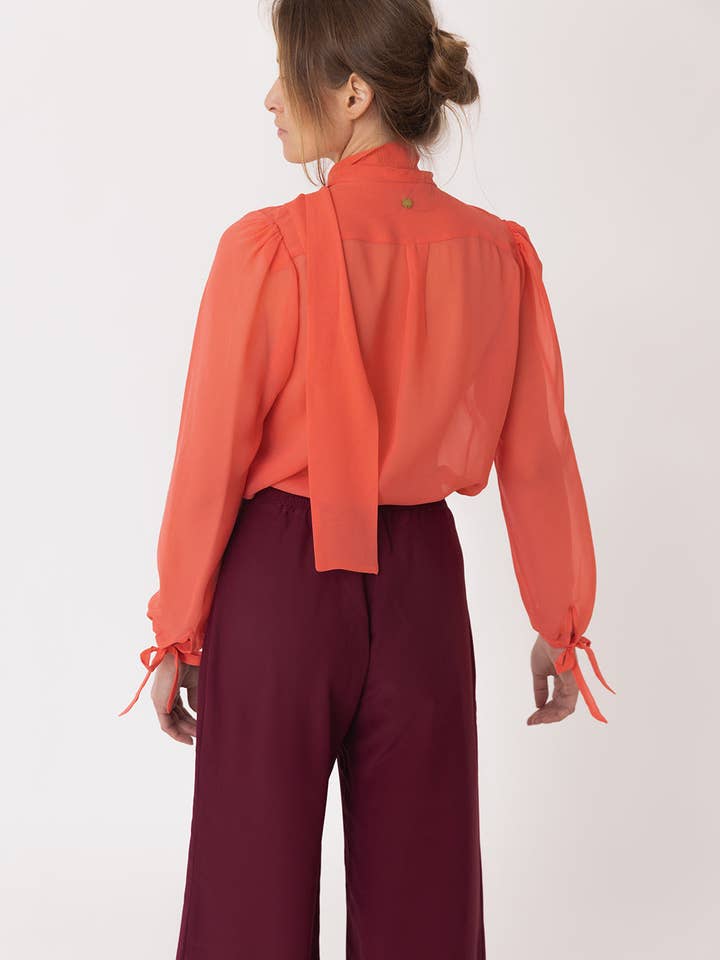 Koraalblouse van chiffon met ruches voor wholesale door ANT WOMAN COLLECTION