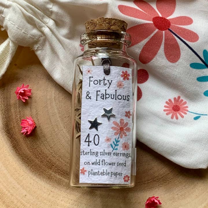 Orecchini a bottiglietta in argento Sterling Age 40 Star con sacchetto regalo per la vendita all'ingrosso da parte di Ginger & Roo