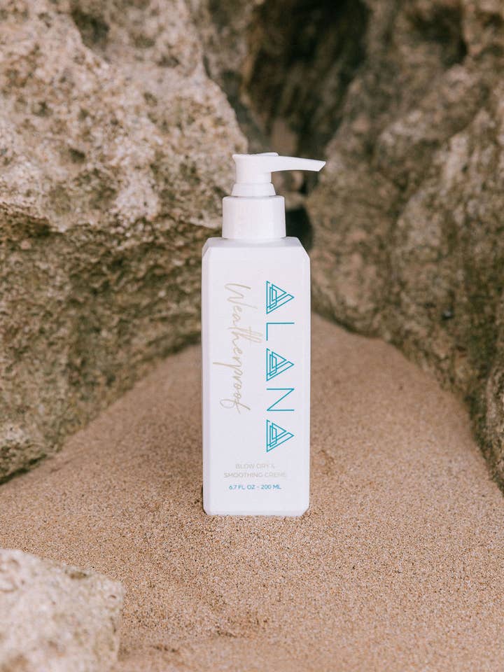 Crème anti-frisottis résistante aux intempéries pour la vente par Alana Hair Kauai