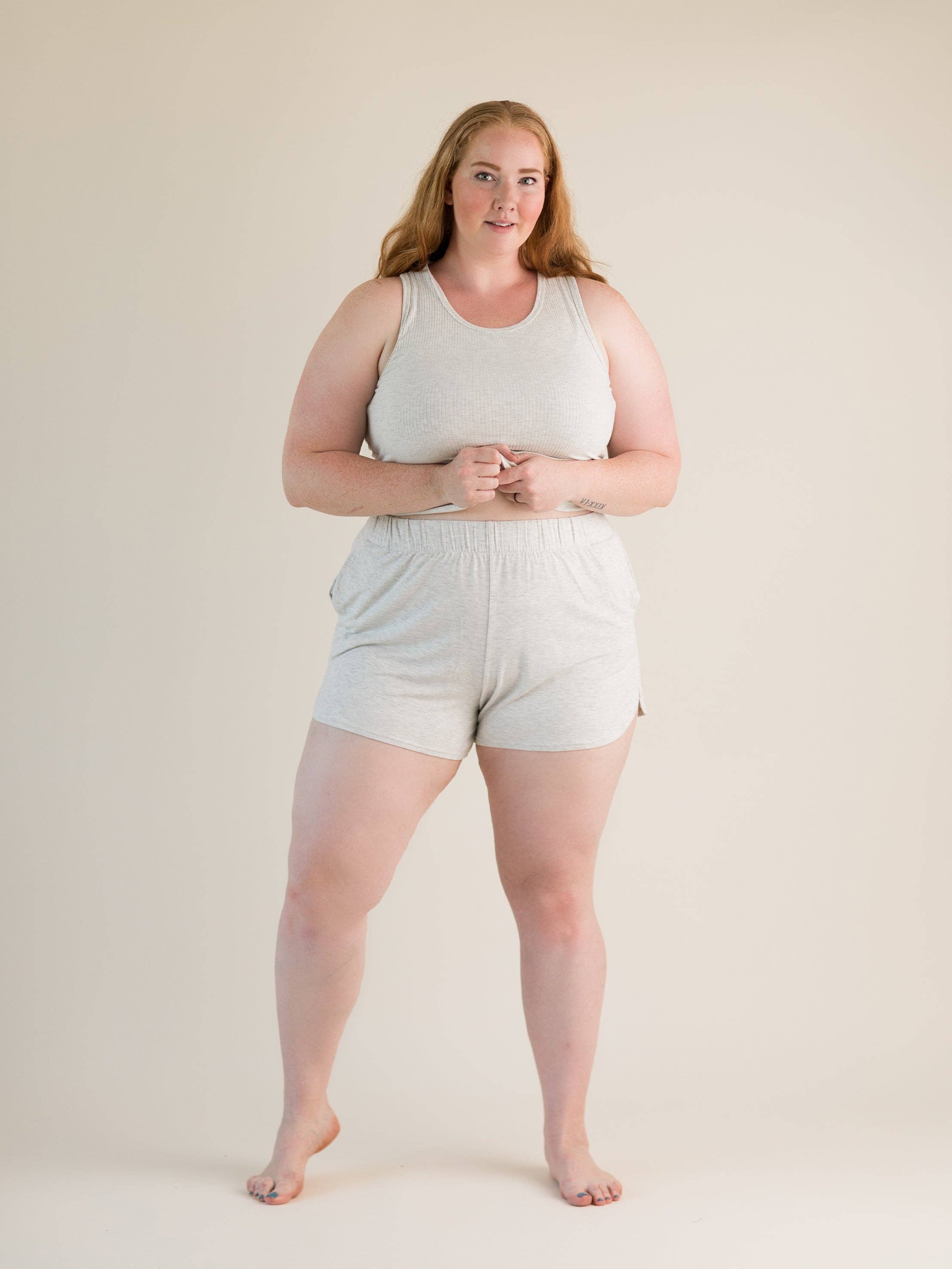 A Girl Named Trenholme - Venta al por mayor Conjunto de ropa para dormir - Mujer - Conjunto corto: Leche de avena1