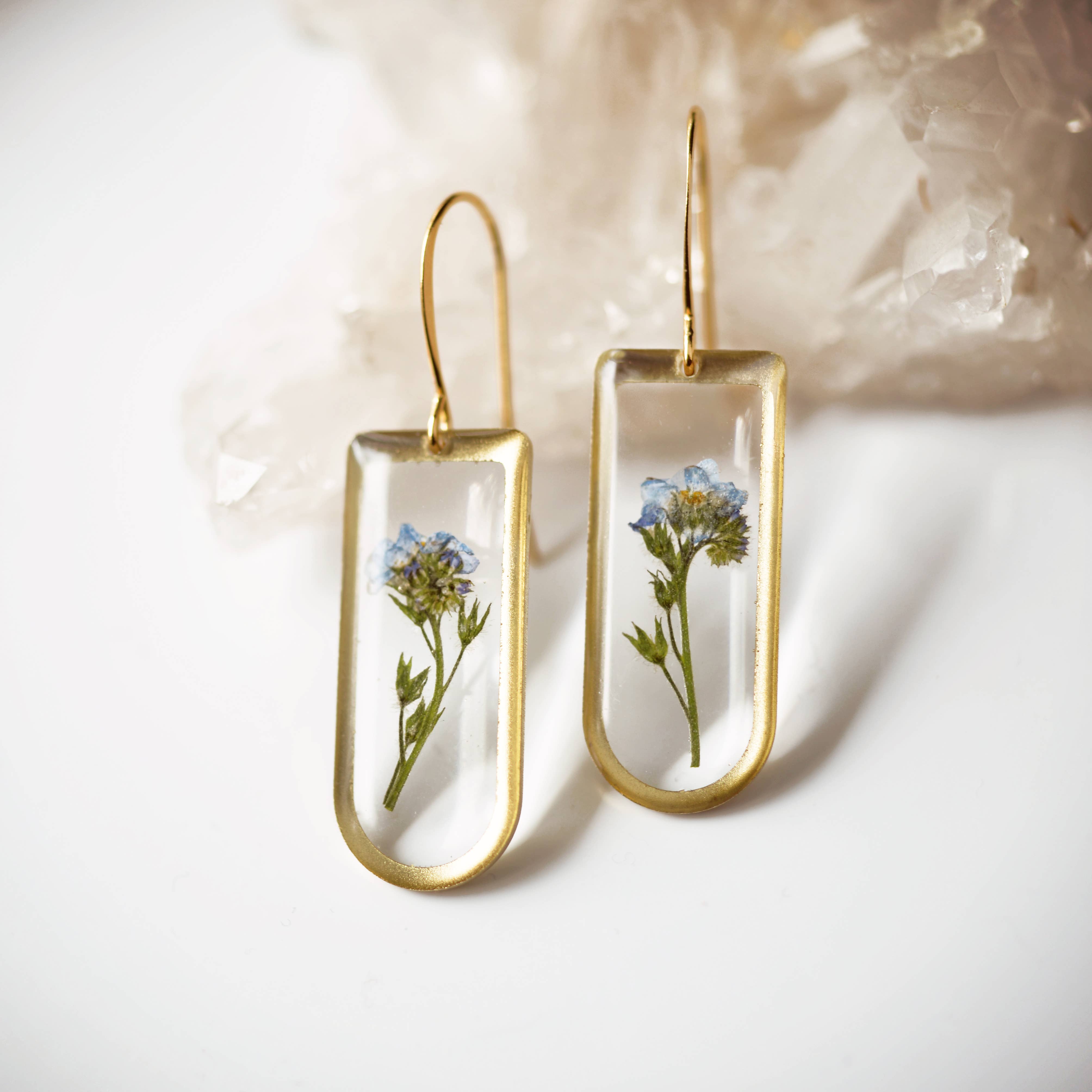 Cameoko - Wholesale Dangle Earrings - Preserved Flower Earrings Rounded Rectangle - Forget Me Not 1
