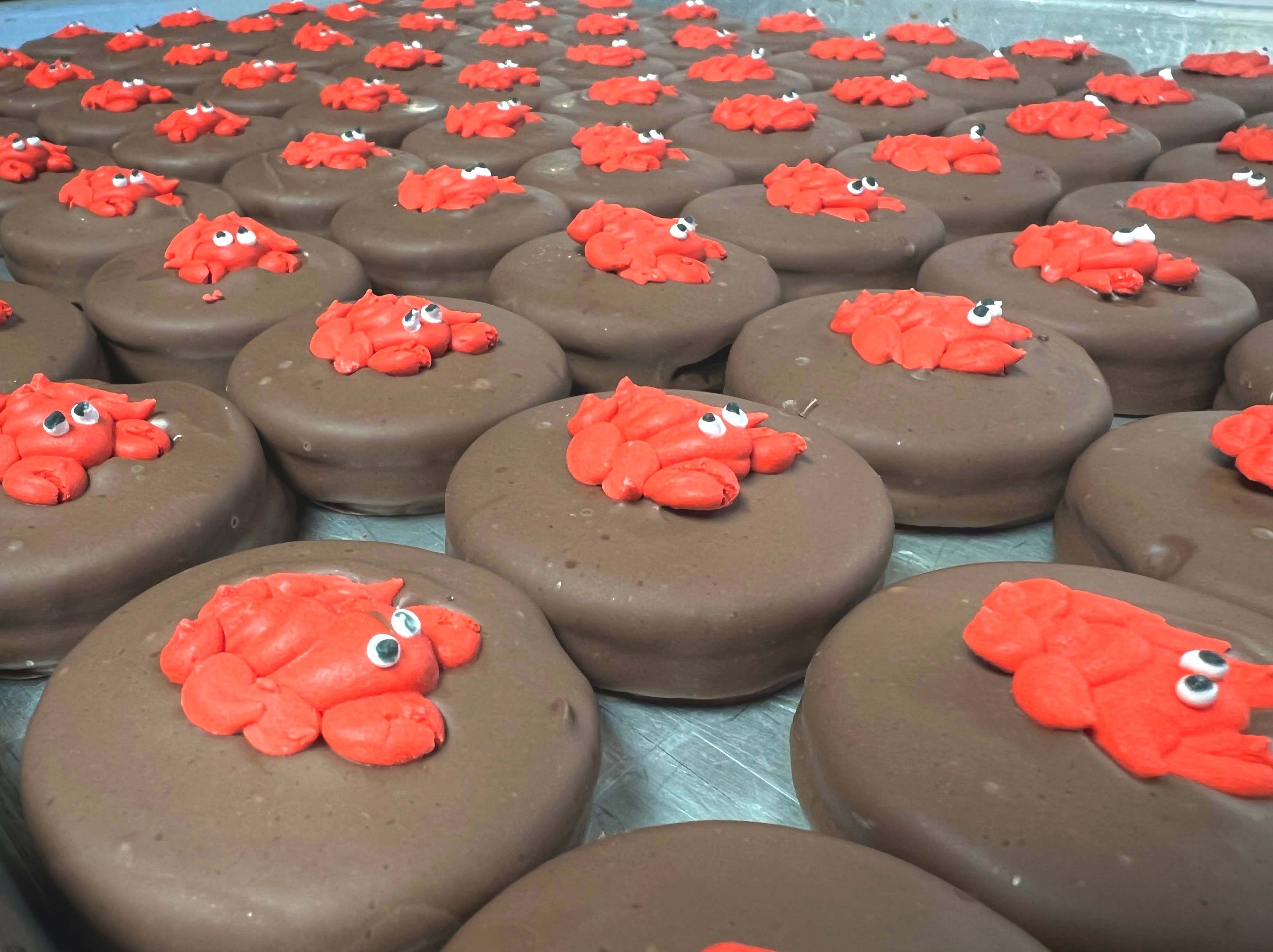 O'Shea's Candies Sweet Shop - Wholesale Chocolate Covered Sweets - O’Lobsters w/ Mini Eyes 🦞 O’Oreo w/Milk Chocolate 3 Pack2