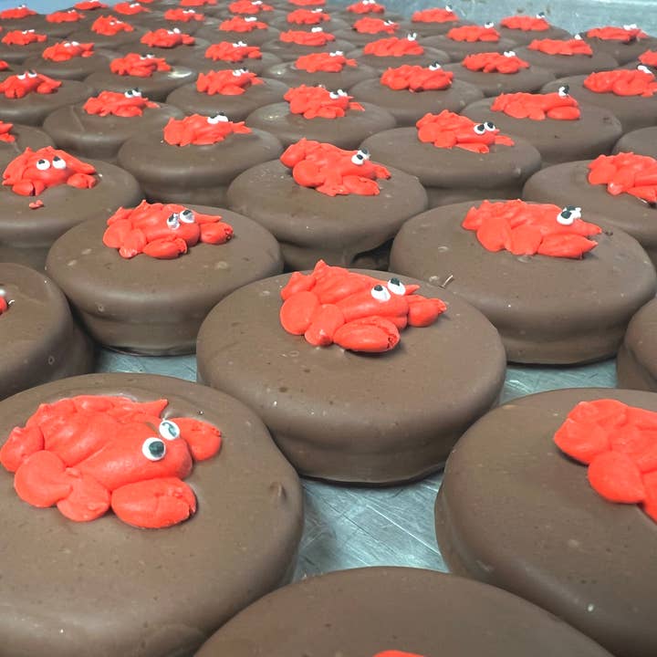 O'Shea's Candies Sweet Shop - Wholesale Chocolate Covered Sweets - O’Lobsters w/ Mini Eyes 🦞 O’Oreo w/Milk Chocolate 3 Pack2