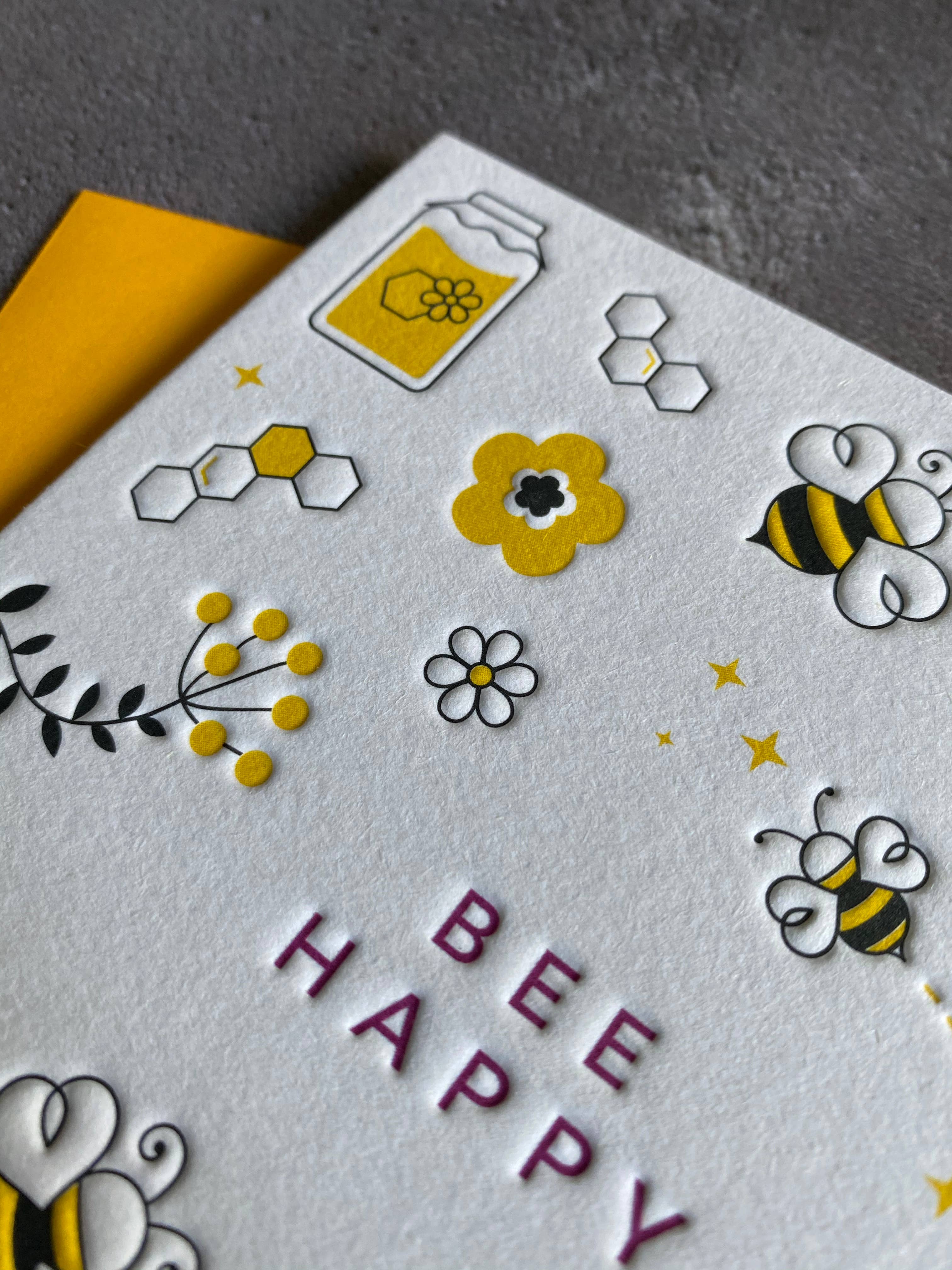 Heyyy Ltd – Großhandel Grußkarten für den Alltag – Bee Happy Letterpress-Karte3