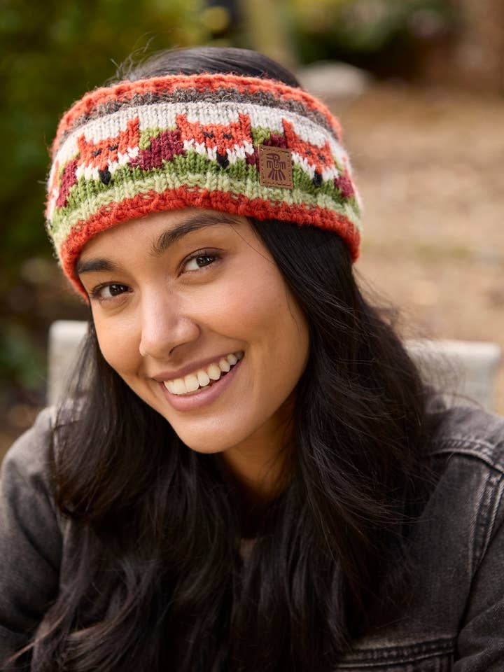 Scaldacollo in lana Fair Isle con volpi rosse e arancioni per la vendita all'ingrosso da parte di Pachamama Ltd