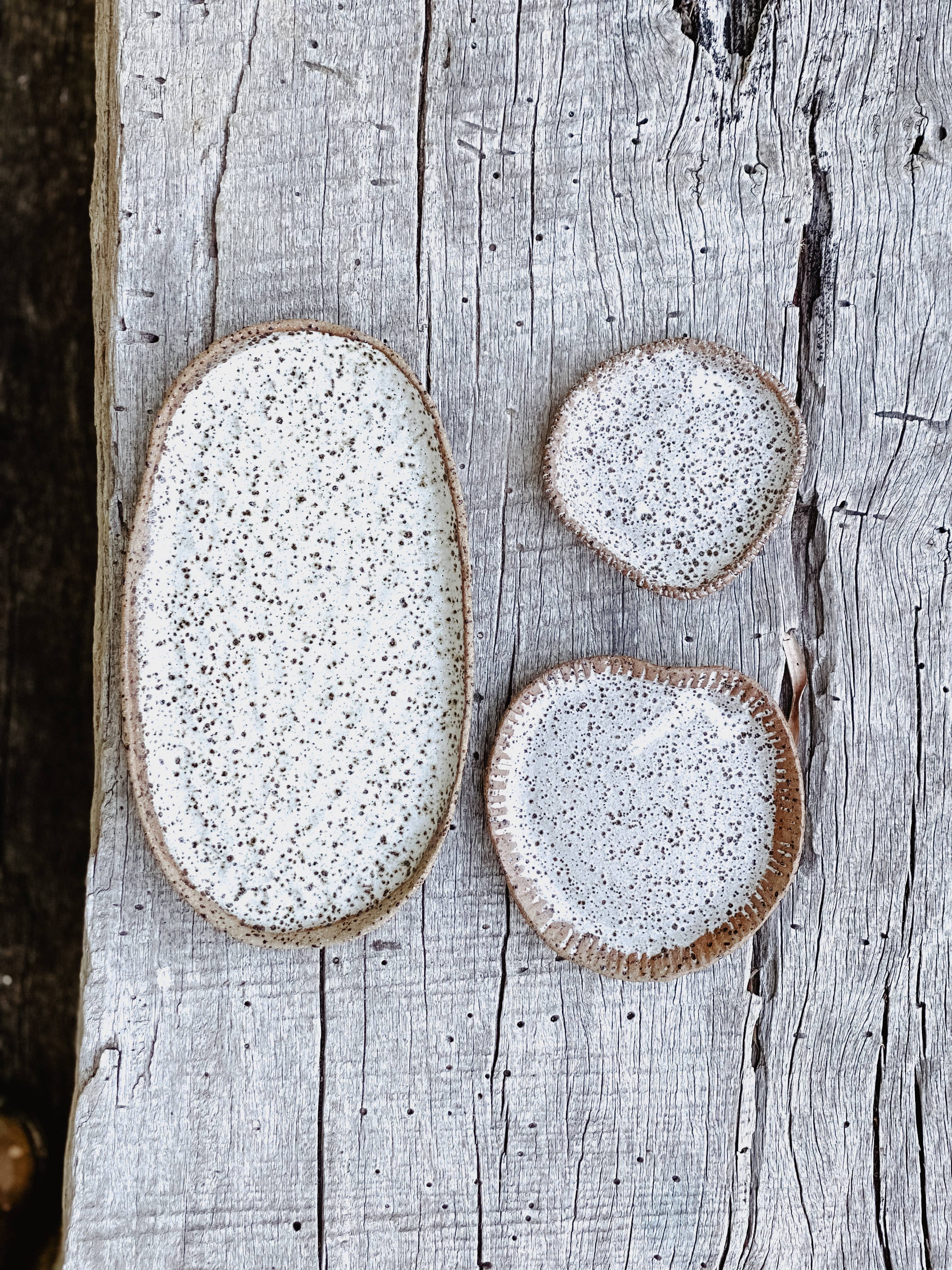 River Ceramics - Wholesale Serving plate - White Speckle Serving Plates - Hand Carved Pattern0