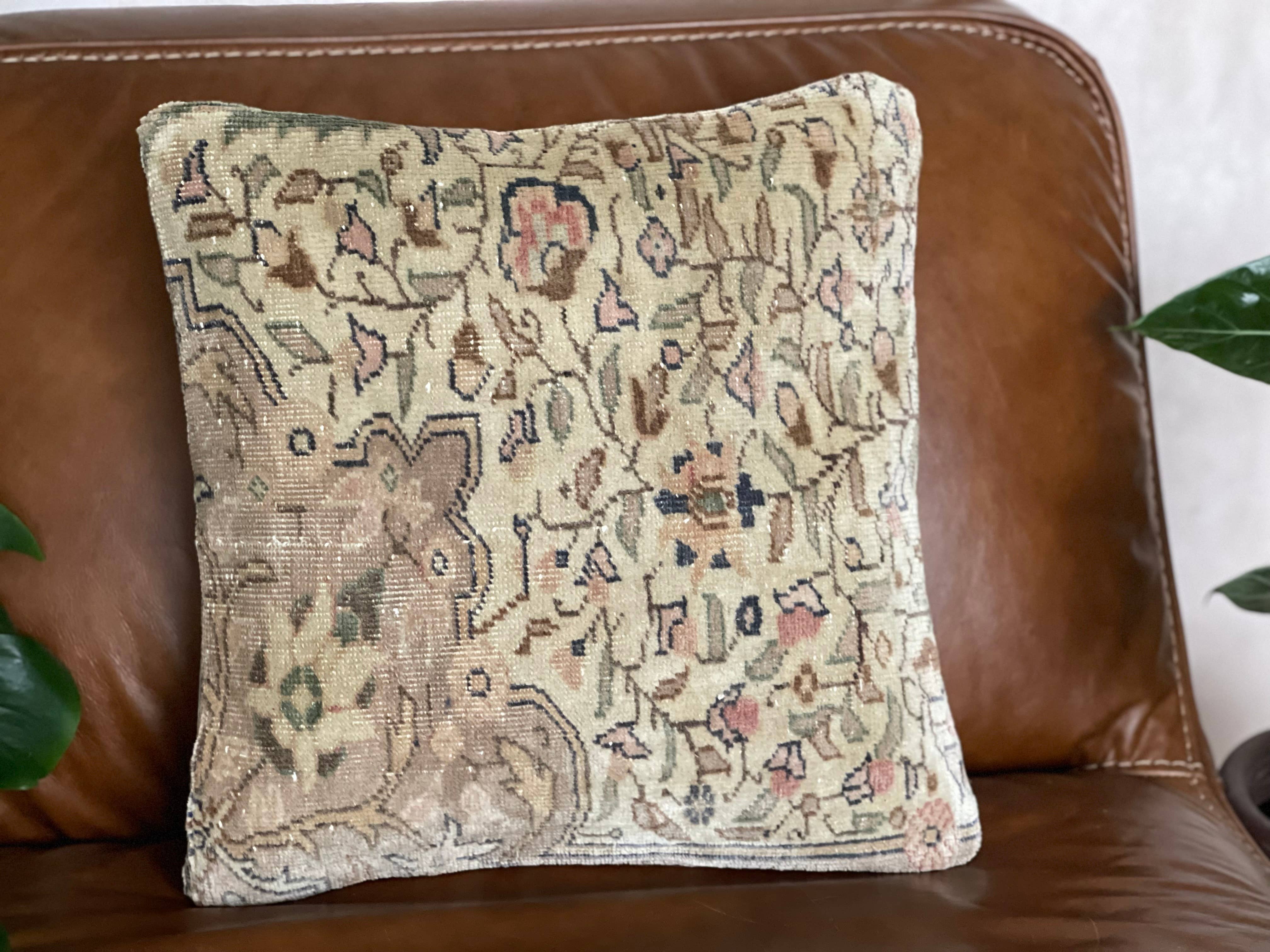 Vintage Loomz - Wholesale Throw/Decorative Pillow - Vintage Turkish Rug Pillow | Pair Available | Cennet 16’1