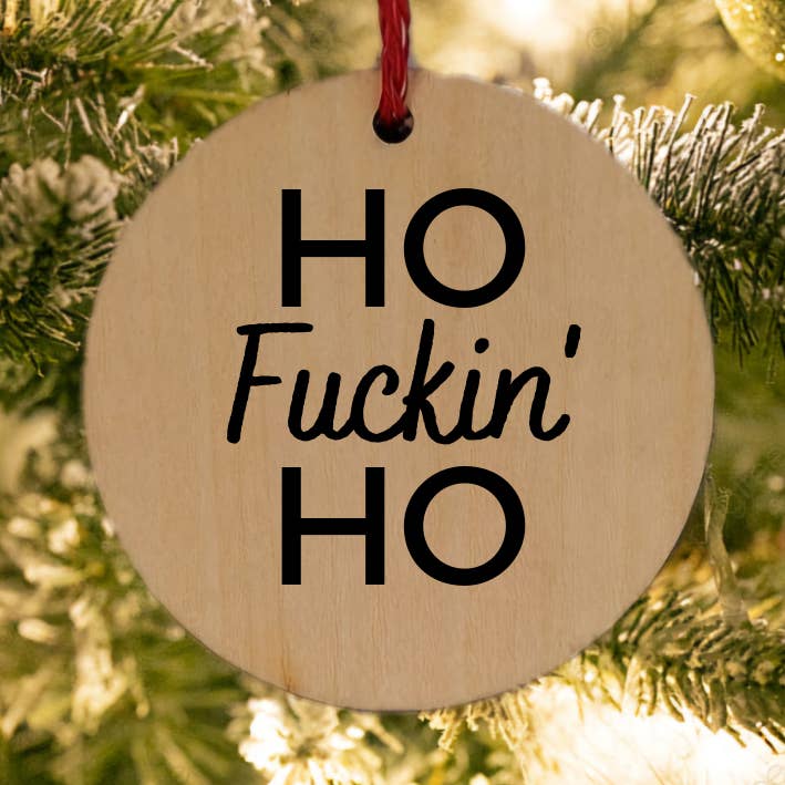HO Fuckin' HO juldekoration i trä för wholesale av Wonky Cards