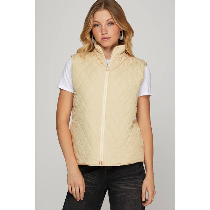 STYLE USA - Wholesale Outerwear Vest - Women's - Quilted Vest - Reversible Fleece Feature
