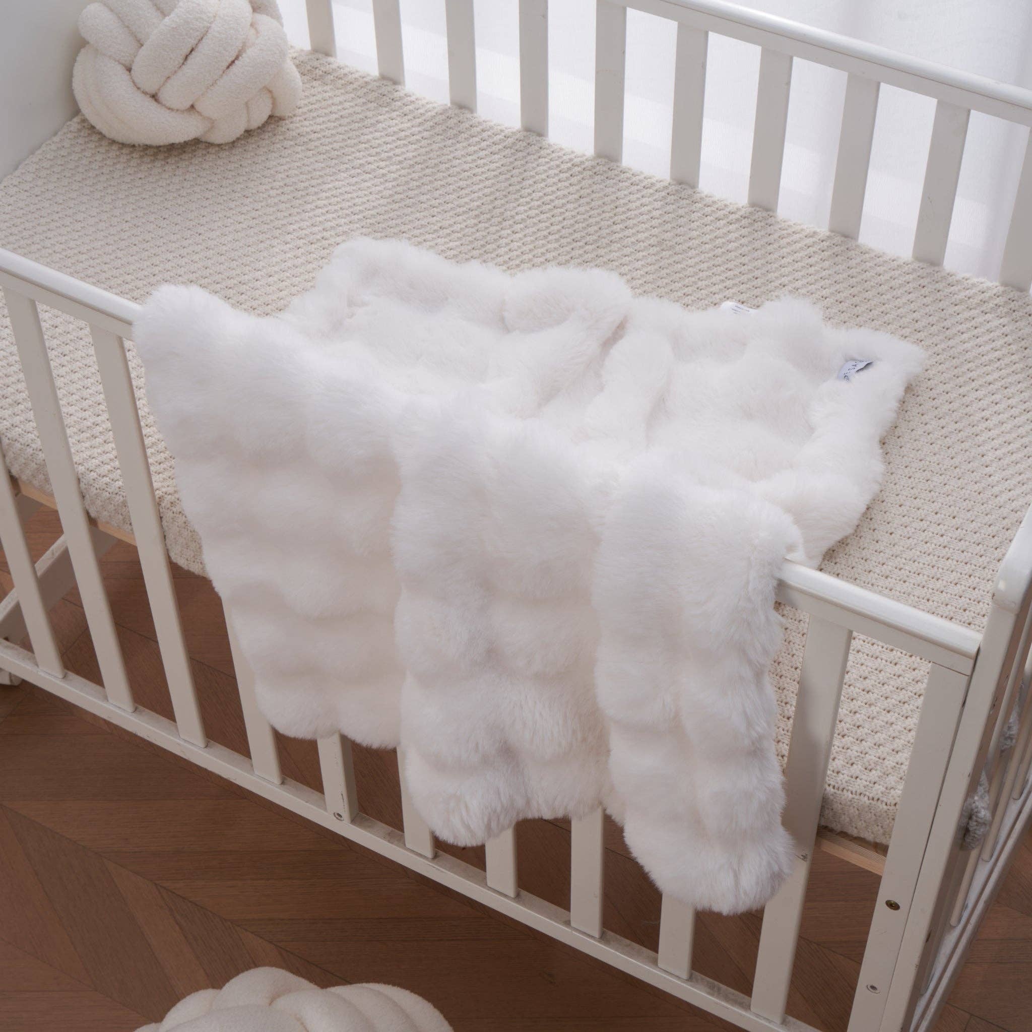 Zoe Sage - Wholesale Bedding blanket – Kids & Baby - Cloud Bubble Blanket - Silk2
