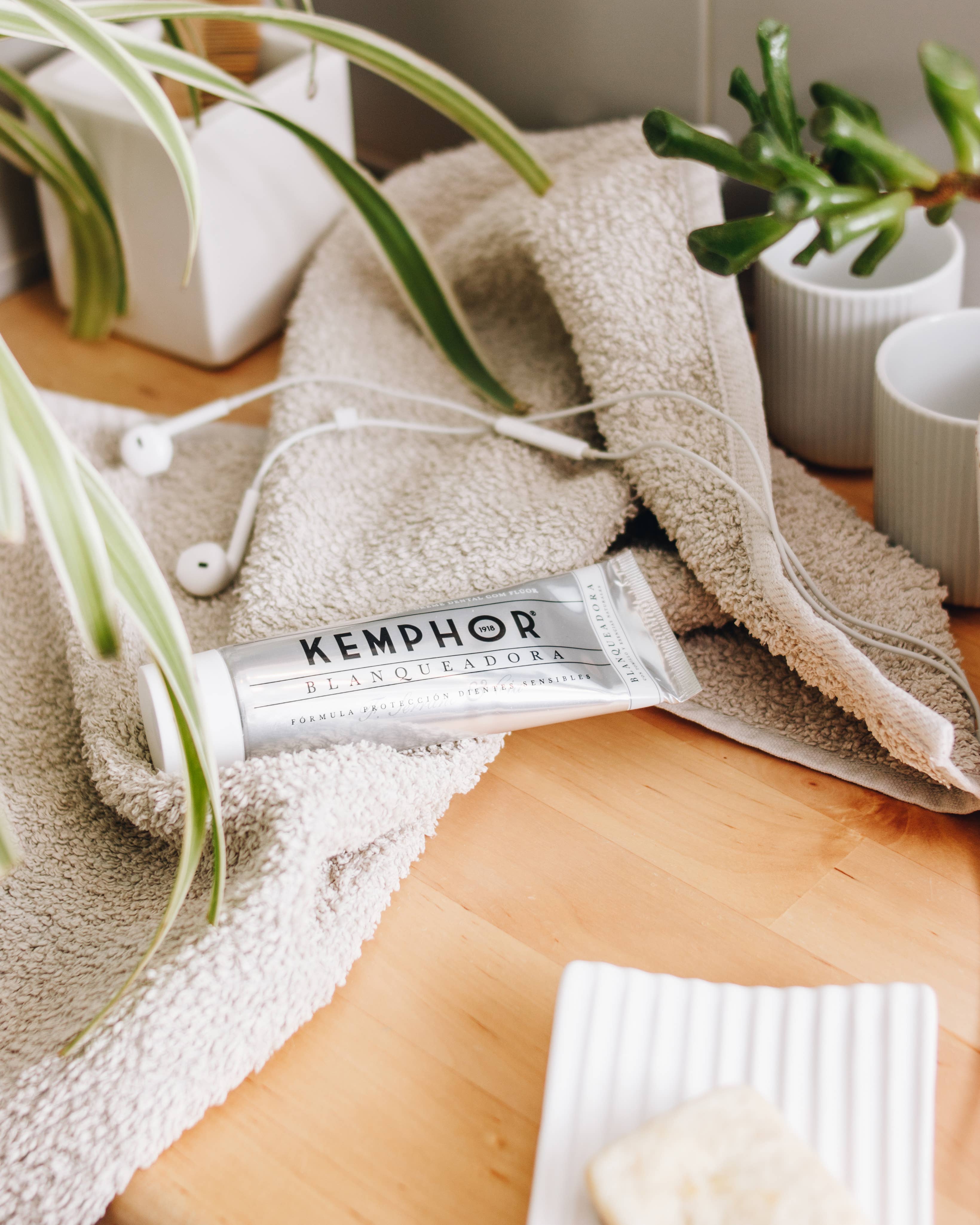 Laboratorios Verkos S.A – Pasta dentífrica por atacado – Creme Clareador KEMPHOR 1918 75 ml2