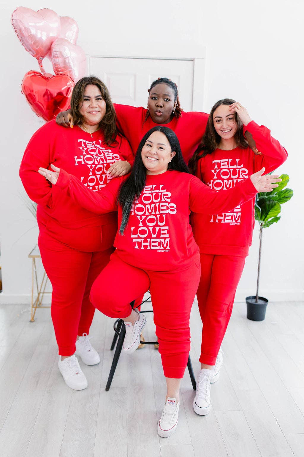 Taby Originals – Engroshandel Loungesæt - Dame – TABY ORIGINAL DESIGN: Fortæl dine venner, at du elsker dem i RØD*** PUFF*** & ULTRA SOFT***10