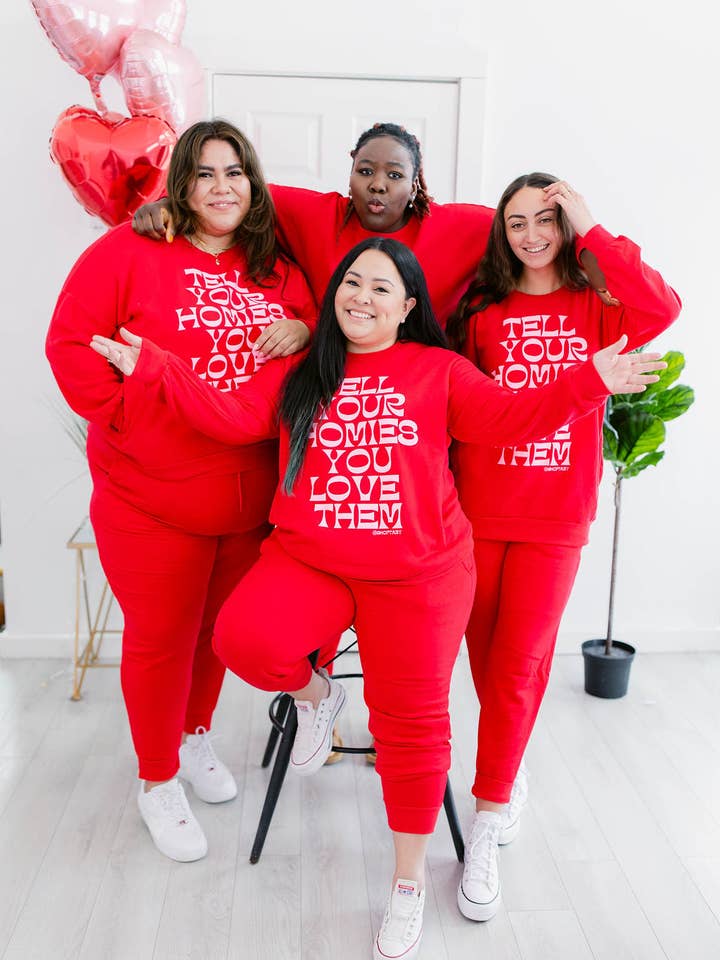 Taby Originals – Engroshandel Loungesæt - Dame – TABY ORIGINAL DESIGN: Fortæl dine venner, at du elsker dem i RØD*** PUFF*** & ULTRA SOFT***10