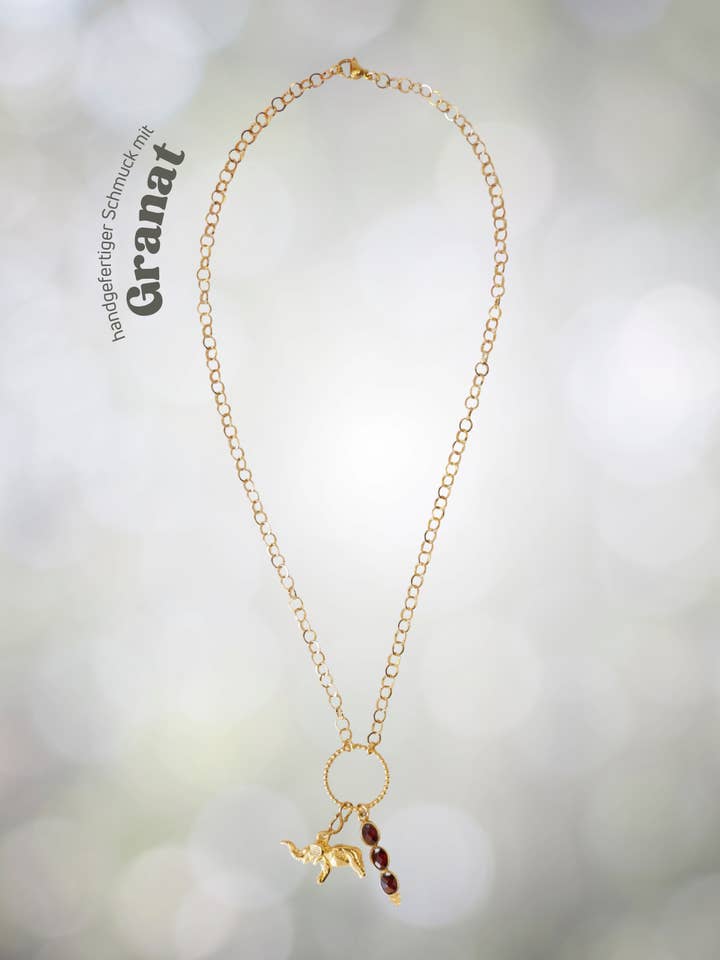 Collier de grenat avec éléphant pour la vente par the great blossom