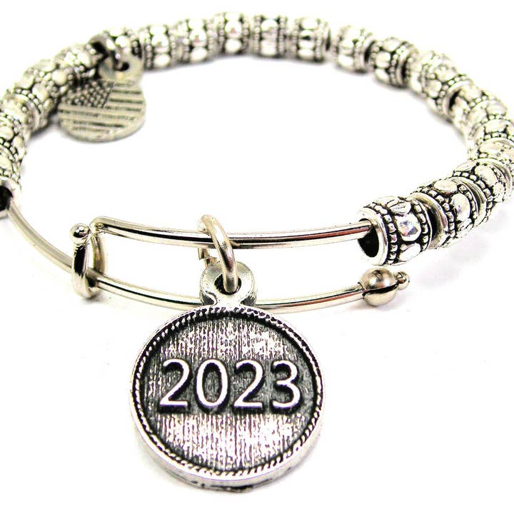 Bracelet en perles en métal rond 2023 Graduation School College pour la vente par Chubby Chico Charms