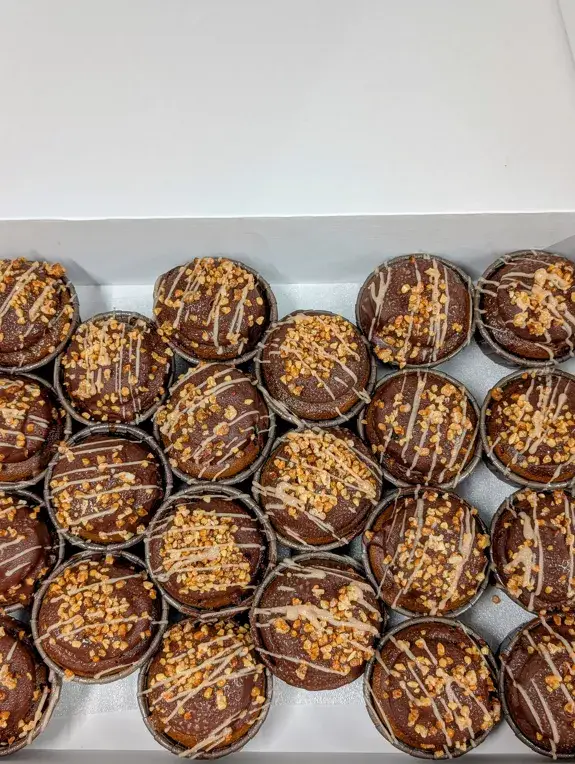 Purecake - Wholesale Chocolate Covered Sweets - Chocolate Marble Cupcake – A Melting and Crunchy Delight 🍫5