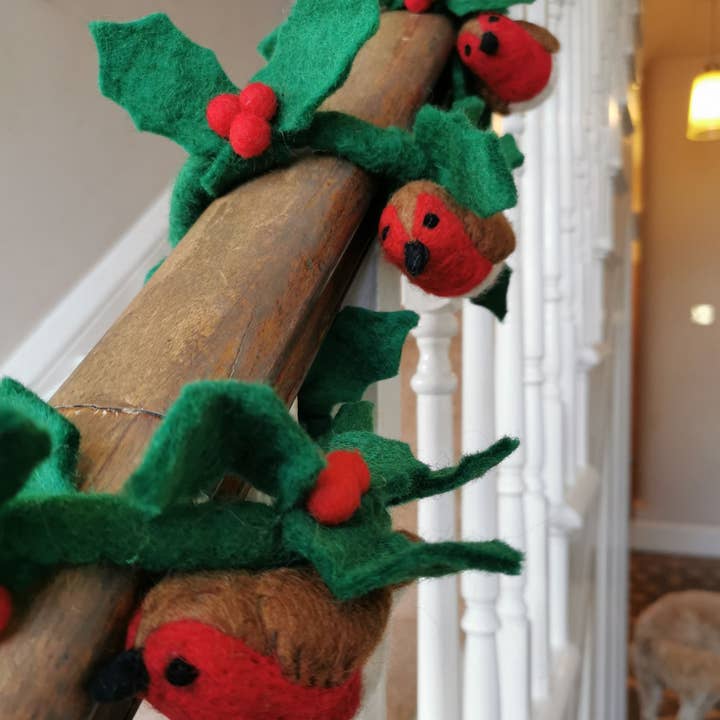 Felt So Good - Wholesale Bunting/Garland - Handmade Felt Biodegradable Holly Garland with Robins