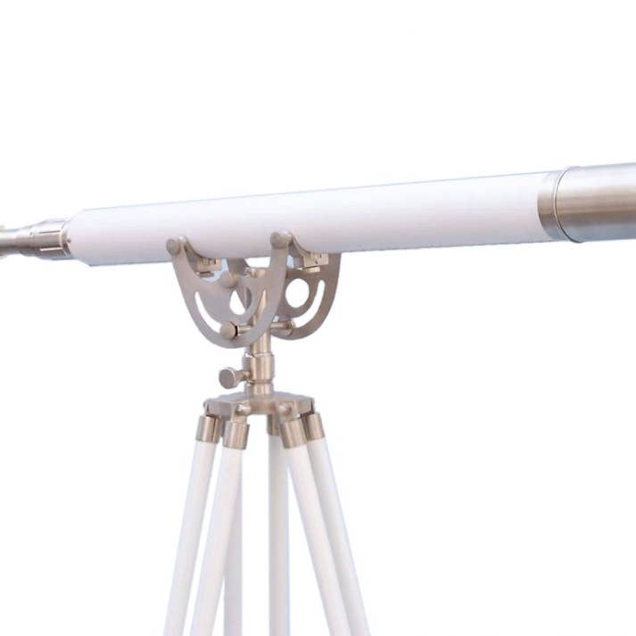 Bodenstehendes gebürstetes Nickel mit weißem Leder-Anchormaste für den Großhandel von Hampton Ironworks