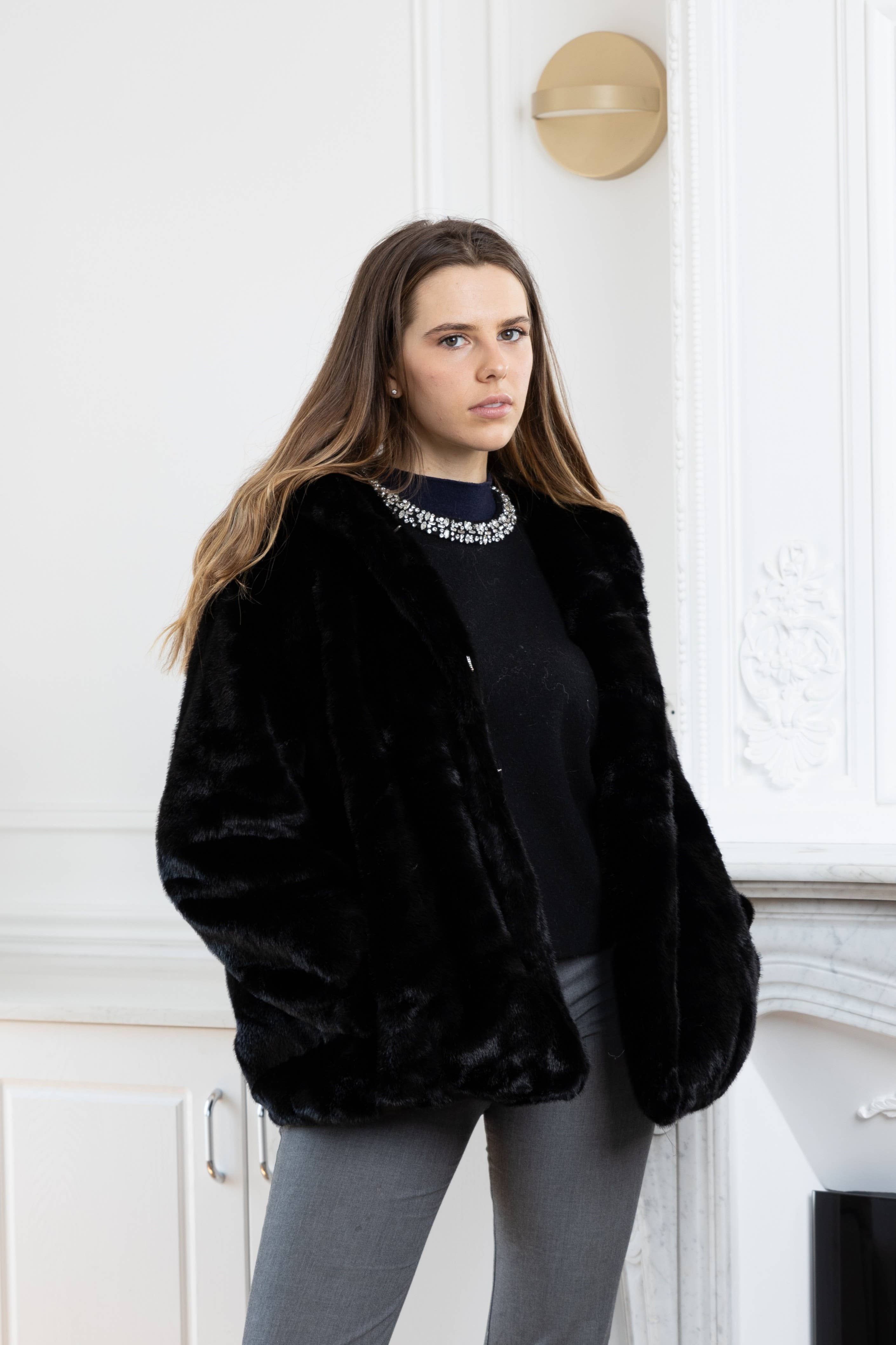 LINETA - Wholesale Fur/Faux Fur Coat - Women's - F-2 Faux fur coat with hood5