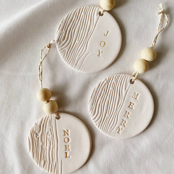 SageClayCo - Venta al por mayor Conjuntos de adornos - Adornos de árbol de arcilla polimérica hechos a mano | Juego de 31