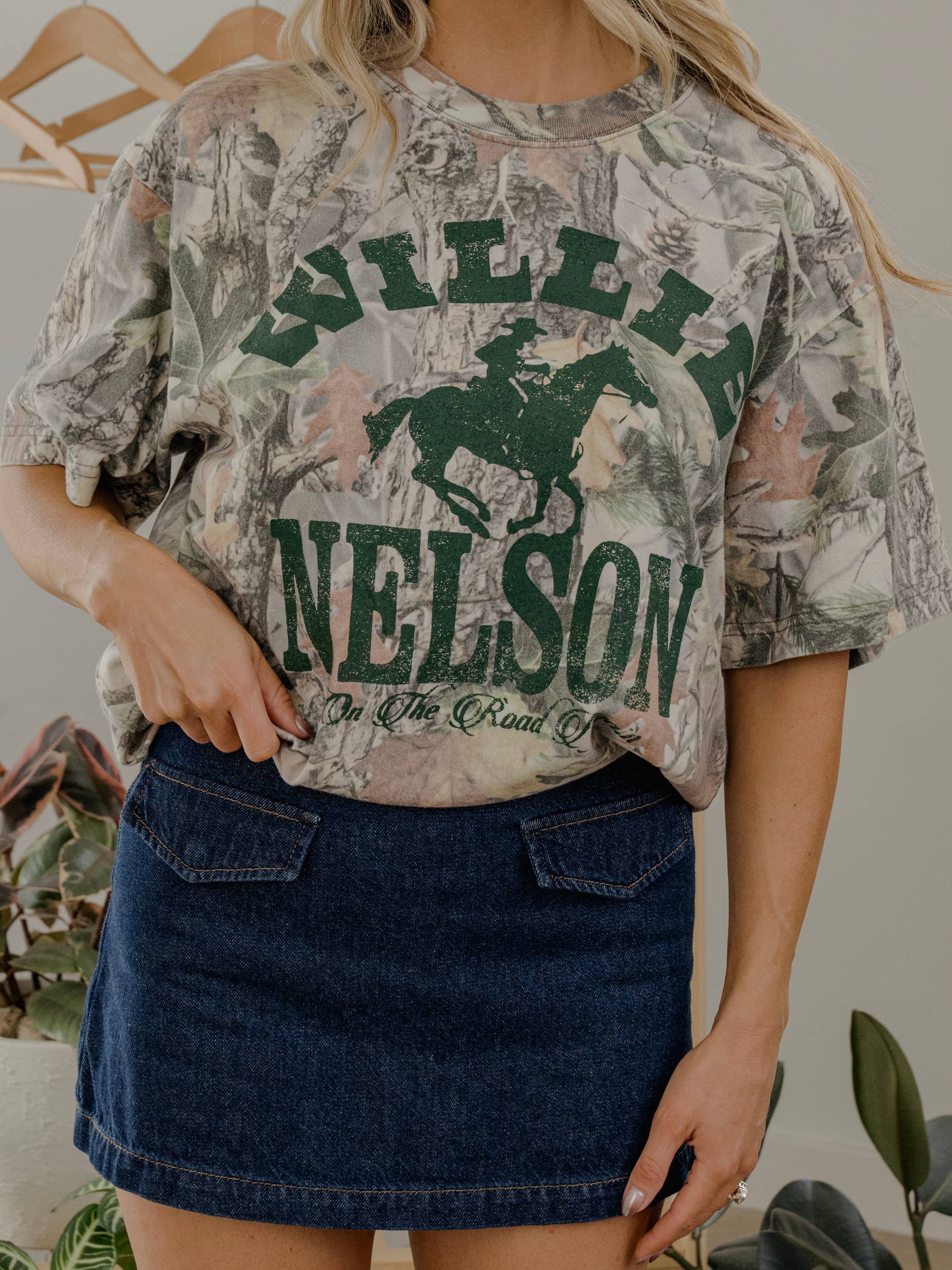 LivyLu - Wholesale Screen Printed T-Shirt - Unisex - Willie Nelson Arch Horse Licensed Camo Tee3