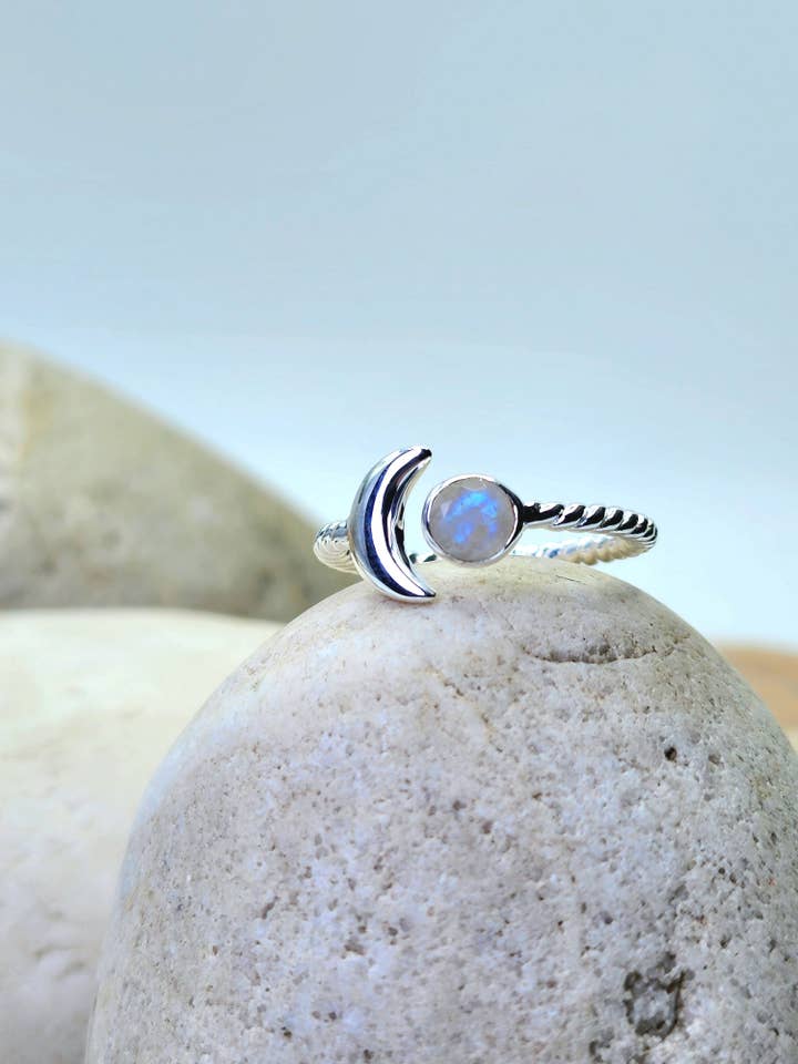 Sonne + Mondsteinring in Sterlingsilber für den Großhandel von Heart and Lotus Sterling Silver Jewelry