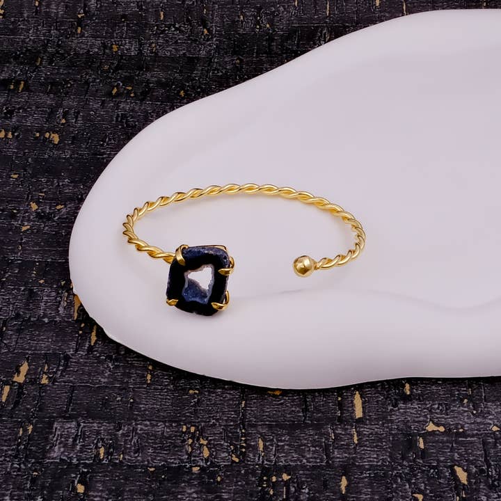 El Joyero - Wholesale Cuff Bracelet - Black Agate Geode Slice Stone Twisted Band Handmade Bangles2