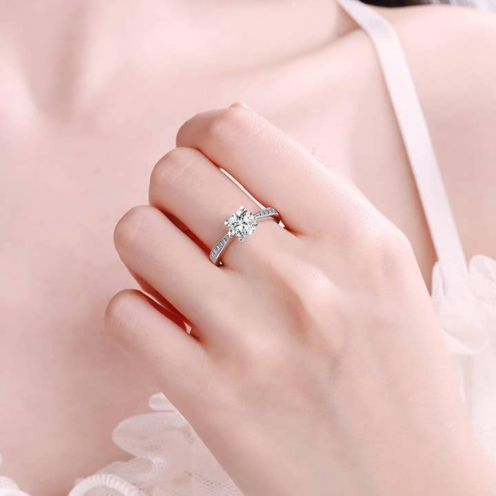 digsell – wholesale Förlovningsring – YOSZO 1,0 karat moissanit retro snidade blommor ring platinpläterad sterlingsilver rundskuren solitärring Förlovningslöfte Bröllop Evighetsband för kvinnor