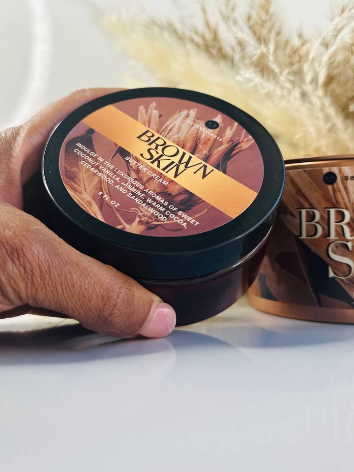 Crème au beurre de noix de coco et de jasmin | Brown Skin pour la vente par Selfishscents Candle Co.
