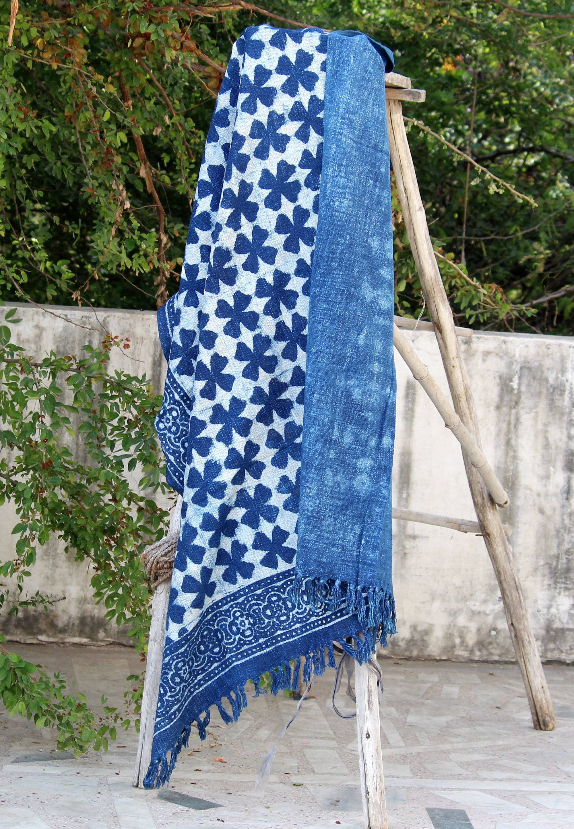 Bhawana Handicrafts - Vendita all'ingrosso Plaid - Copriletto per divano fatto a mano in tessuto color fango indaco con nappine4