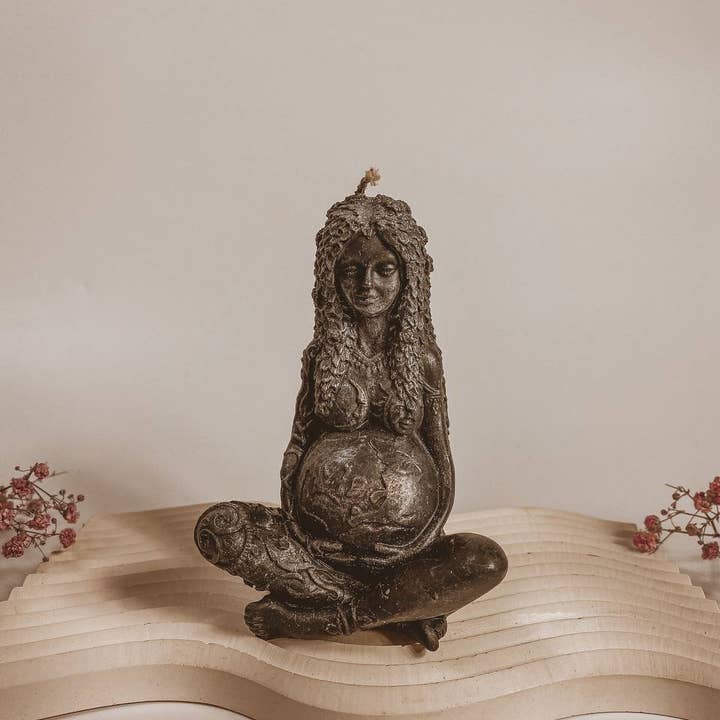 whatever workshop - Wholesale Novelty Candle - Beeswax candle Goddess of the earth Gaia5