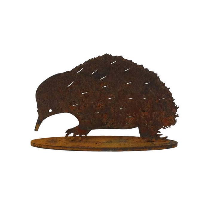 Small Echidna Stand Garden Art voor wholesale door Overwrought