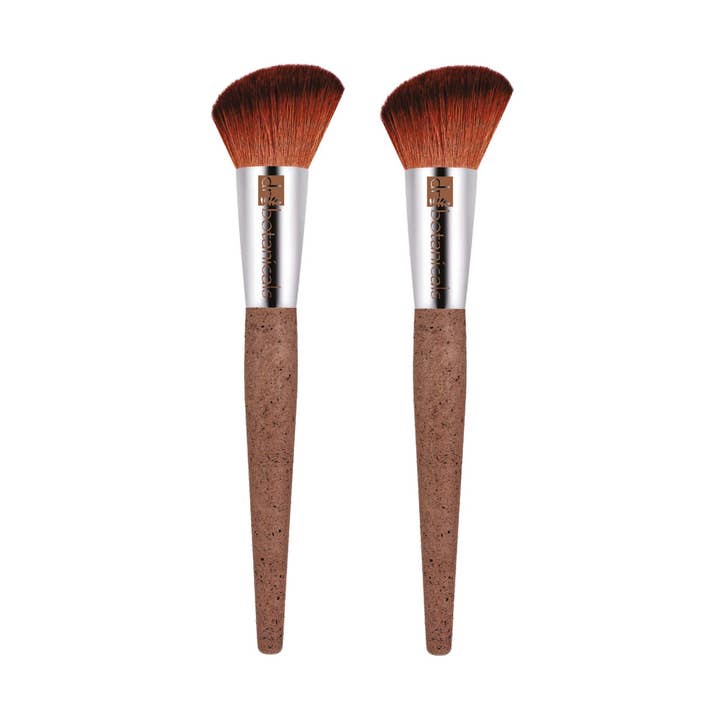 Confezione Risparmio Doppia di Pennelli per Fard Coffee Ground per la vendita all'ingrosso da parte di F&J USA LLC - Dr Botanicals - skinChemists