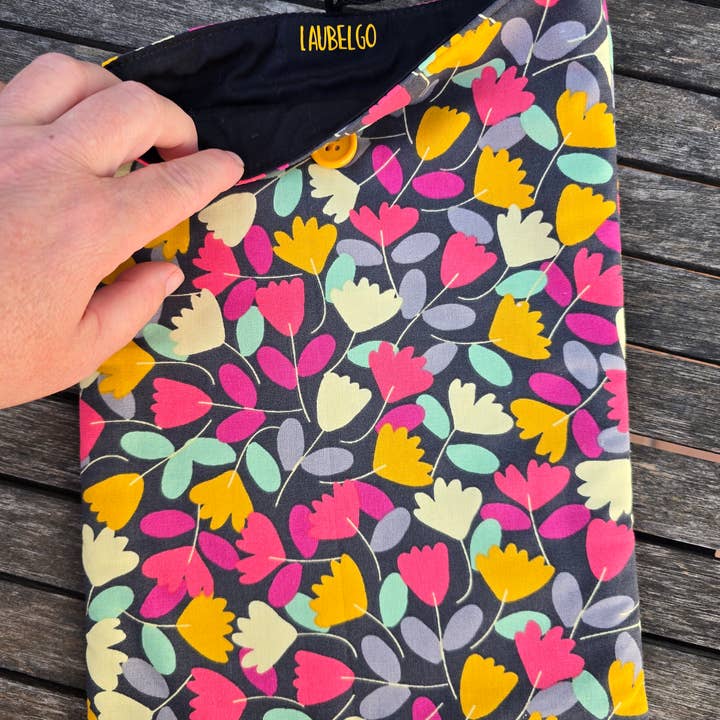 laubelgo - Wholesale Book Cover - Padded book cover with bright colored flowers1