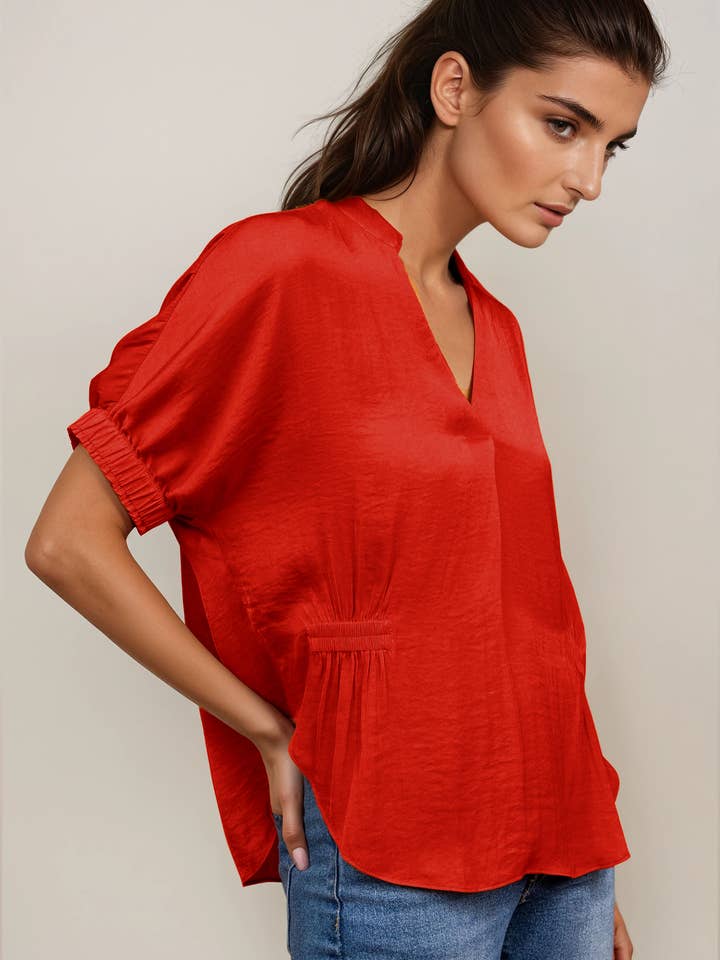 Blouse ample oversize avec détails élastiqués pour la vente par Naked Zebra