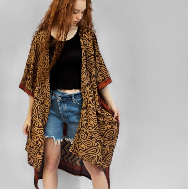 Kimono long en sable pour la vente par AMANSH